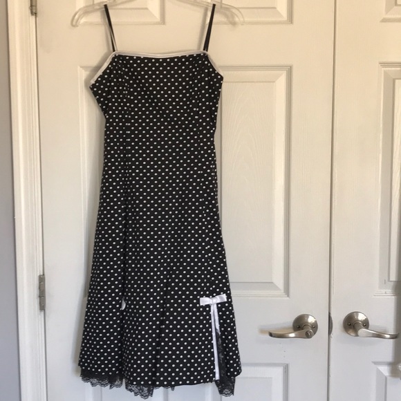 Dresses & Skirts - Black and White Strapless Dress